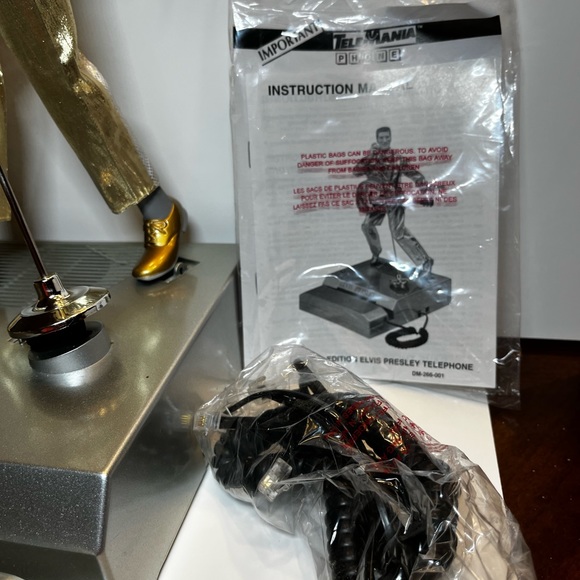 Elvis Presley Hounddog Phone - Picture 6 of 11